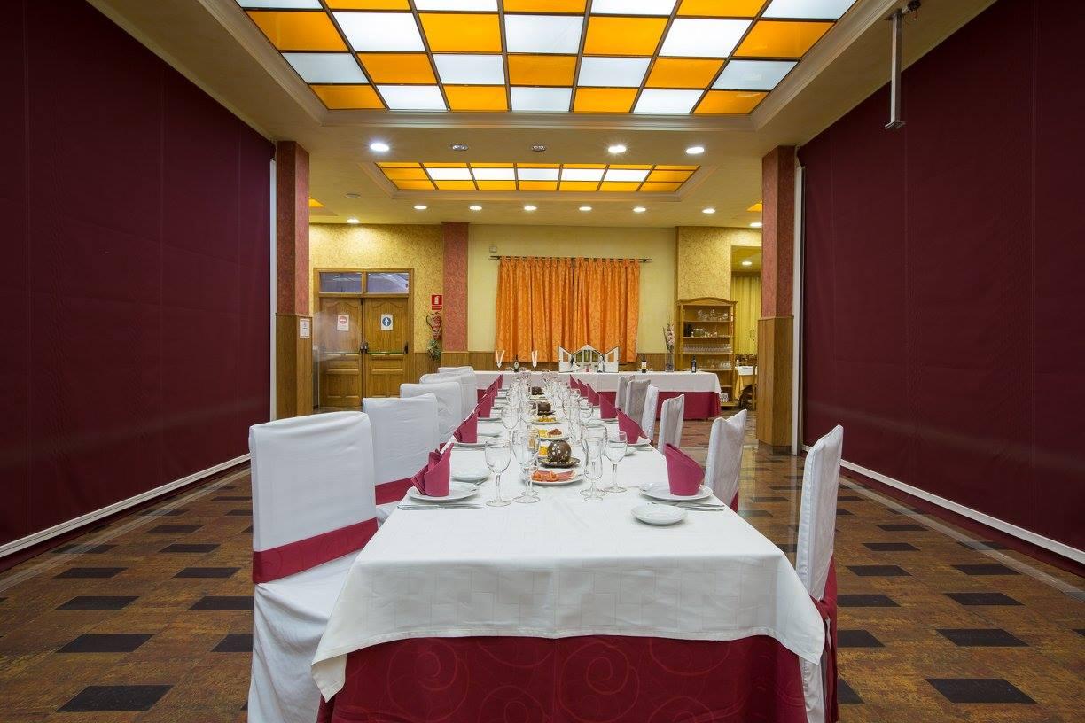 Hotel Los Chiles Вільянуева-дель-Арсобіспо Екстер'єр фото