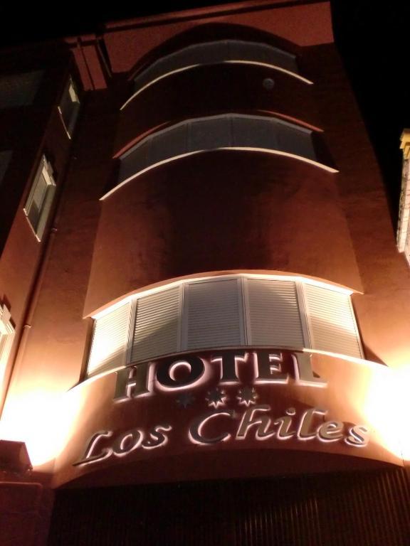 Hotel Los Chiles Вільянуева-дель-Арсобіспо Екстер'єр фото