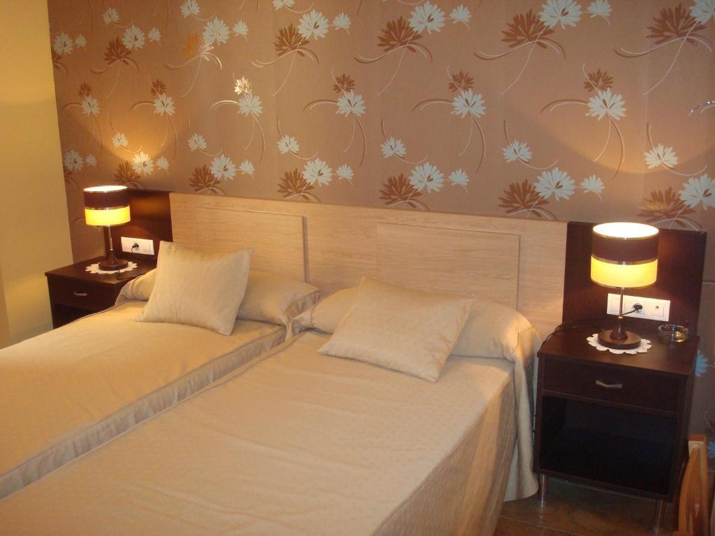 Hotel Los Chiles Вільянуева-дель-Арсобіспо Номер фото